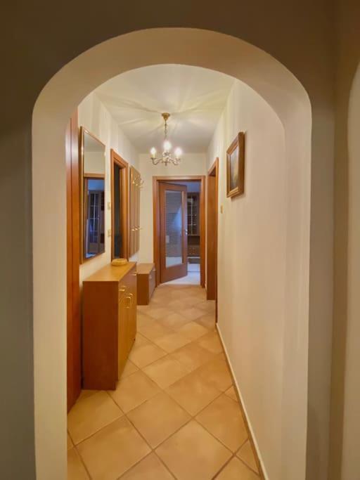 Lovely & Quiet 1-Bedroom Condo With Free Parking Букурещ Екстериор снимка