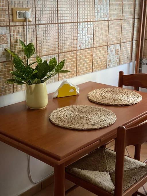 Lovely & Quiet 1-Bedroom Condo With Free Parking Букурещ Екстериор снимка