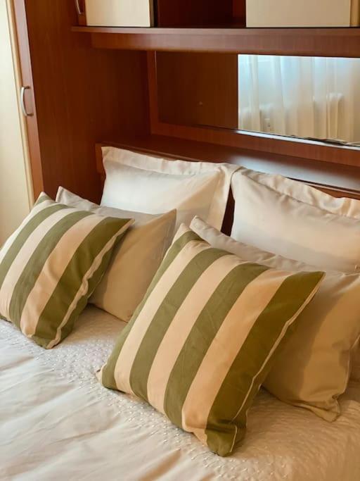 Lovely & Quiet 1-Bedroom Condo With Free Parking Букурещ Екстериор снимка