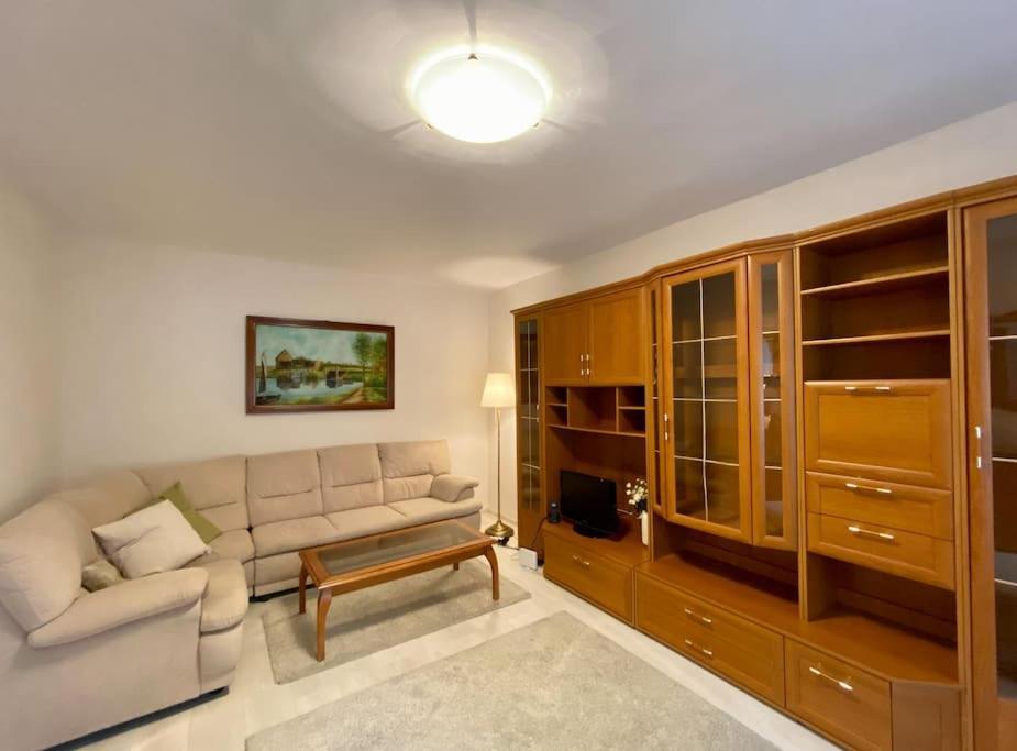 Lovely & Quiet 1-Bedroom Condo With Free Parking Букурещ Екстериор снимка